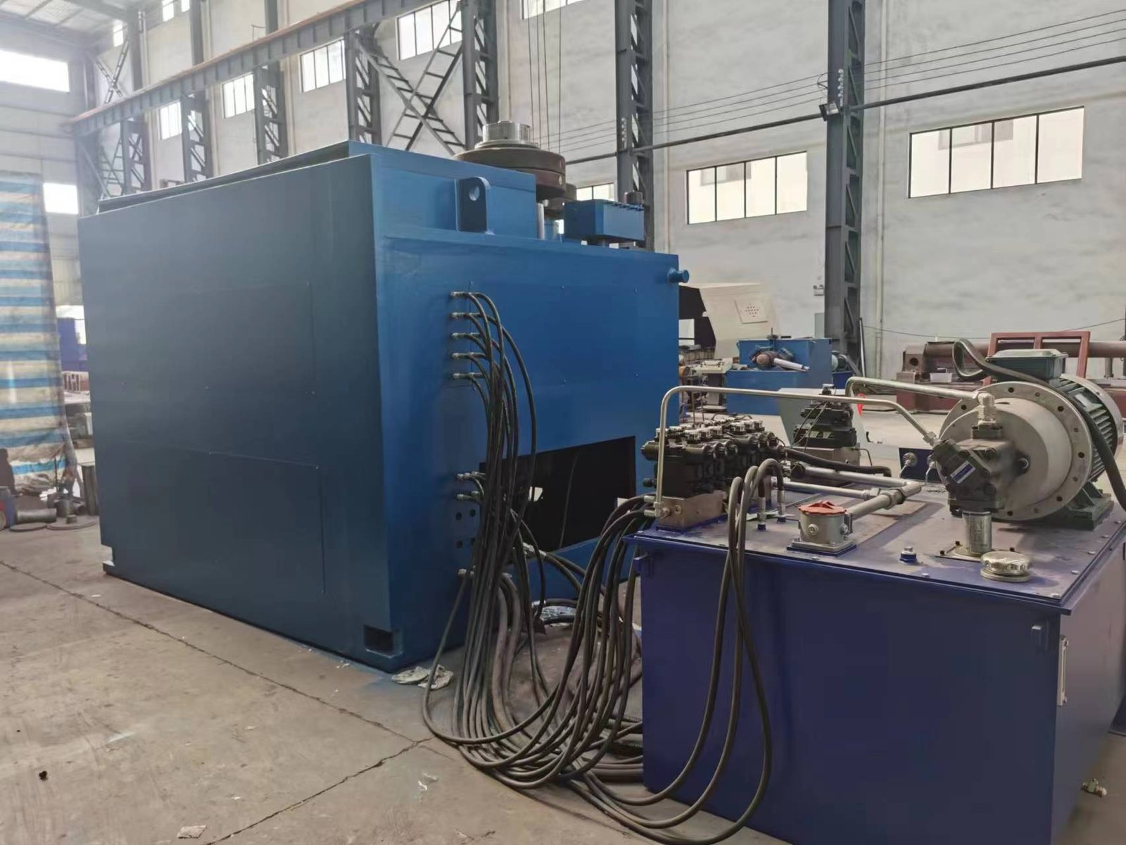 W24 Profile bending machine
